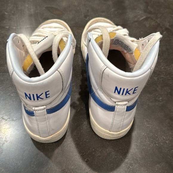 Women’s Nike Blazer Mid '77 'White Racer Blue Swoosh Sneakers - Picture 3 of 11